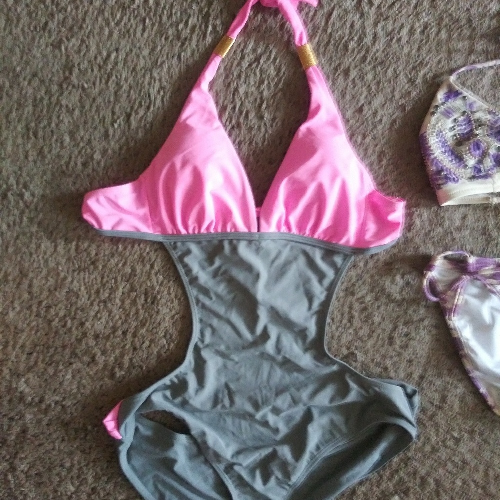 One piece swim suit sz large